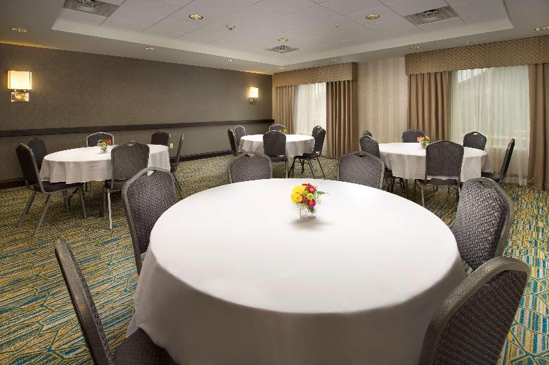 هتل Hampton Inn & Suites Syracuse/carrier Circle