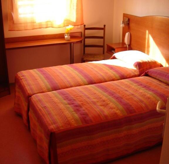 فندق Hôtel De L'orb