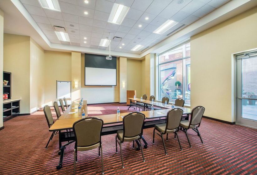 هتل Hyatt Place Cleveland/westlake/crocker Park
