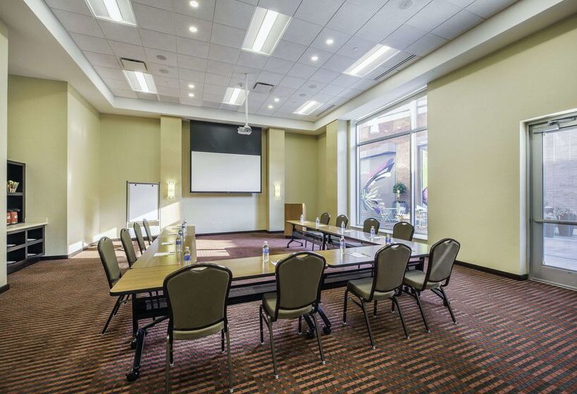 هتل Hyatt Place Cleveland/westlake/crocker Park