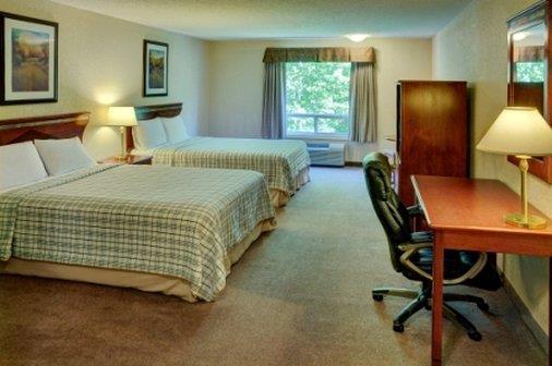 هتل Lakeview Inns & Suites  Chetwynd