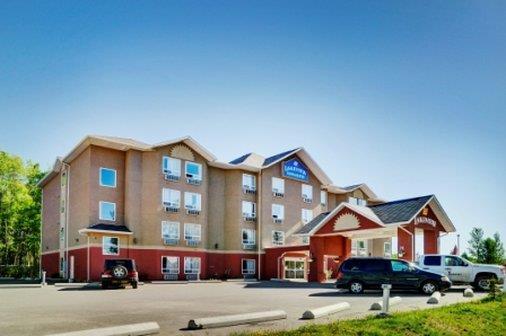 هتل Lakeview Inns & Suites  Chetwynd