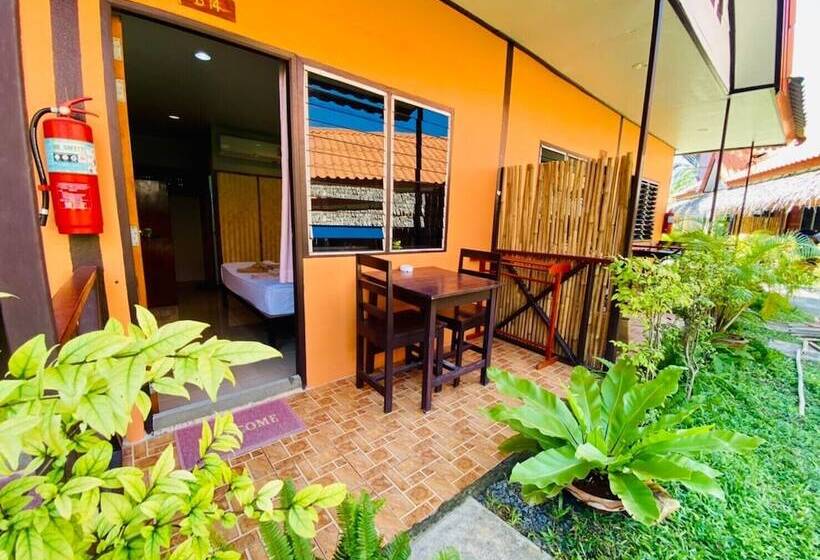 هتل Lipe Banyan Apartments