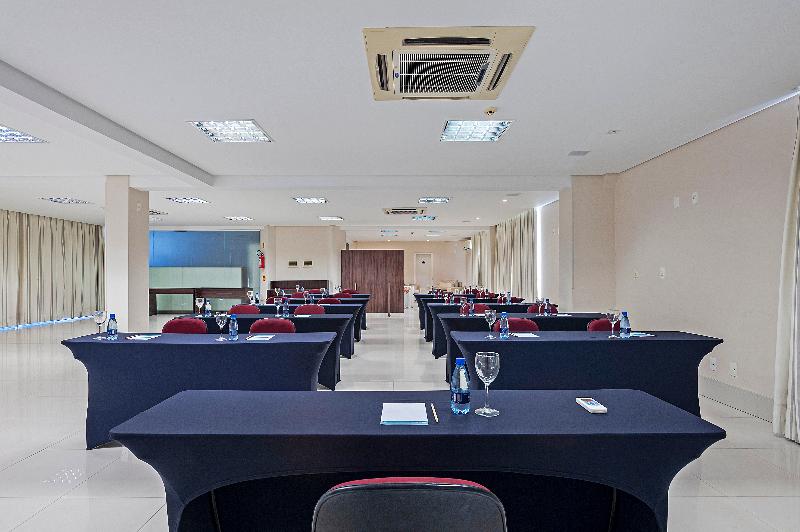 هتل Slaviero Ingleses Convention