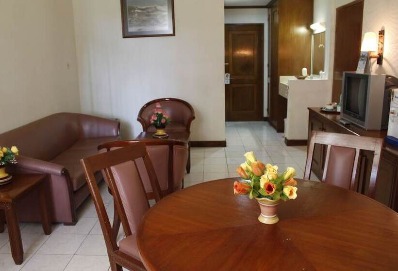 هتل Surya Pesona Beach