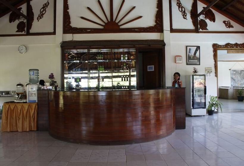 هتل Surya Pesona Beach