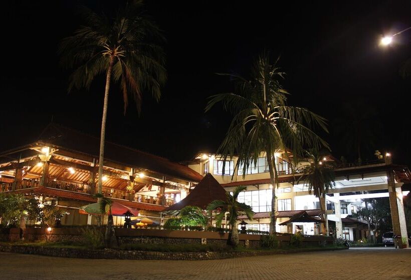 هتل Surya Pesona Beach