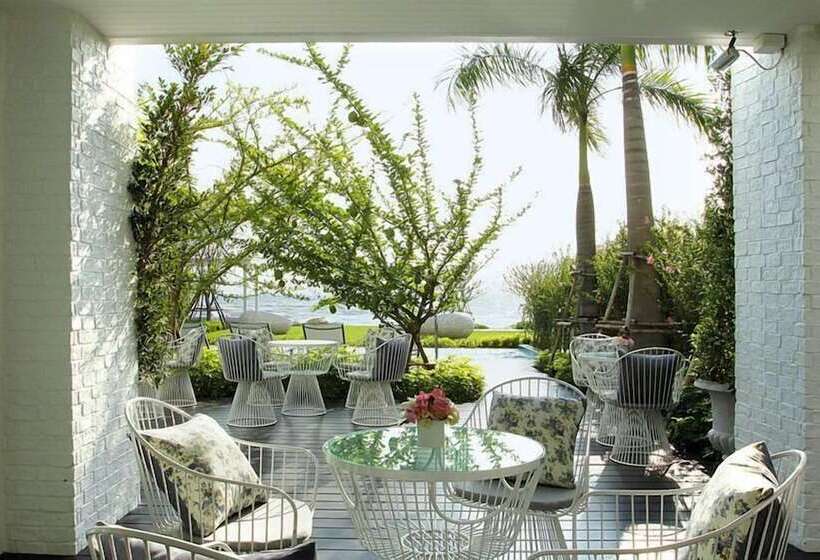 هتل Verano Beach Villa