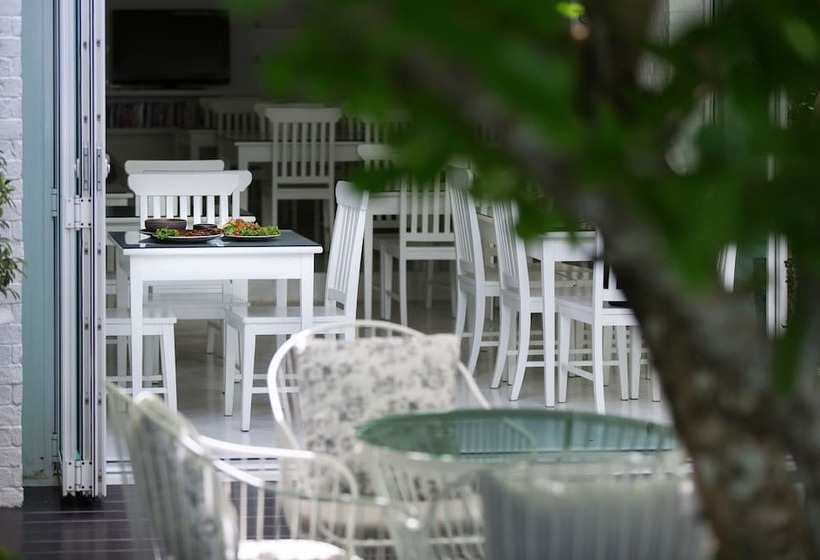 هتل Verano Beach Villa