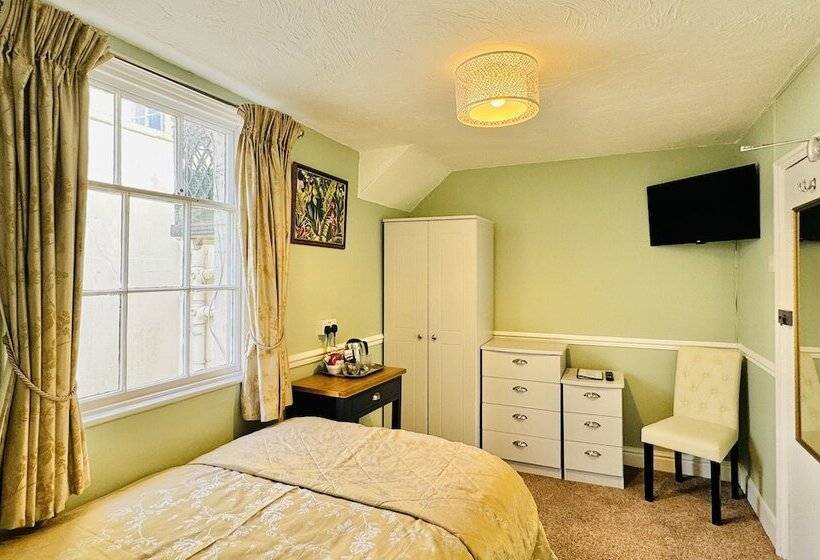 פנסיון The Angove