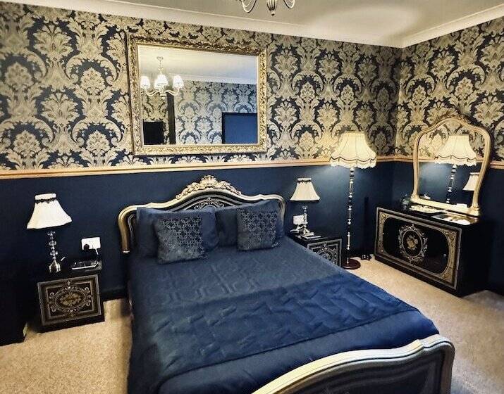 פנסיון The Angove