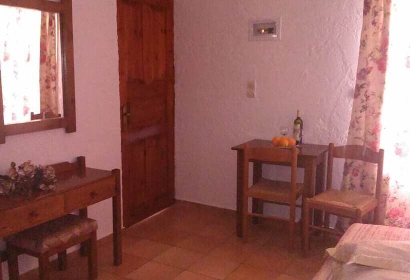 فندق Fotula Studios