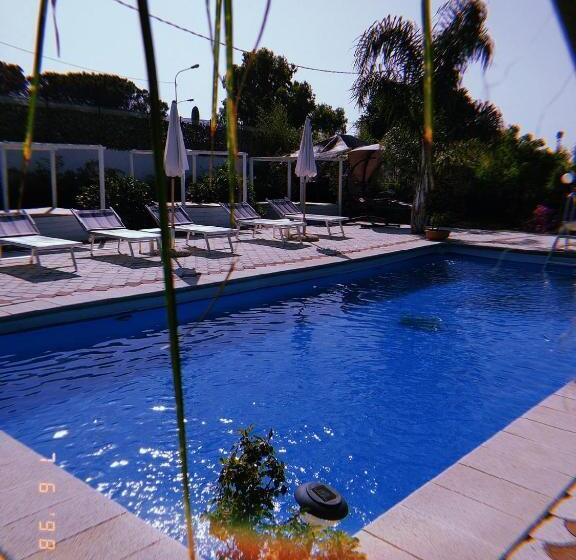 تختخواب و صبحانه Villa Conti