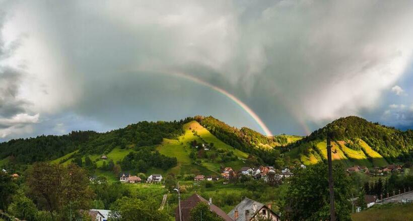 Pensiunea Acasa La Moieciu