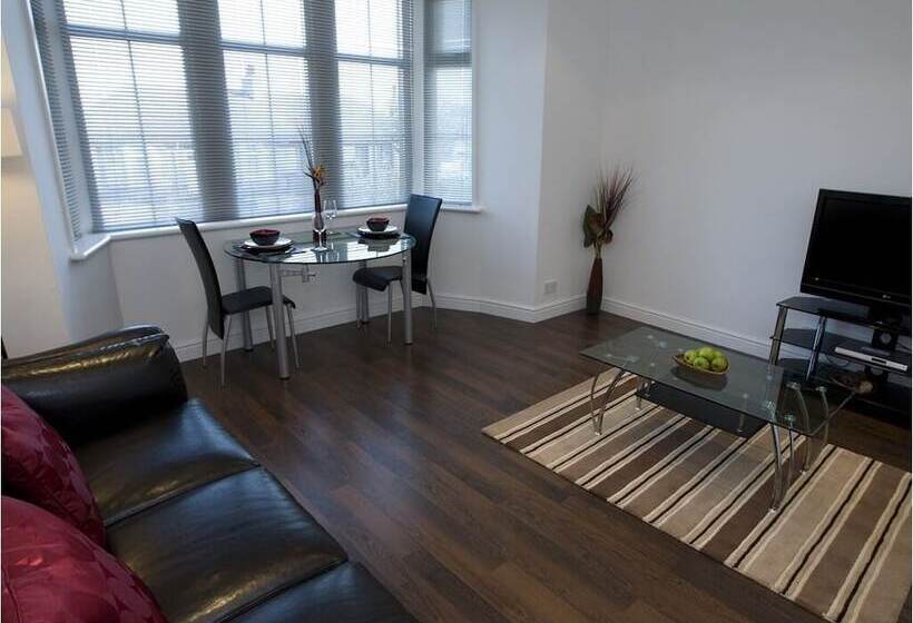Aberdeen Serviced Apartments The Lodge