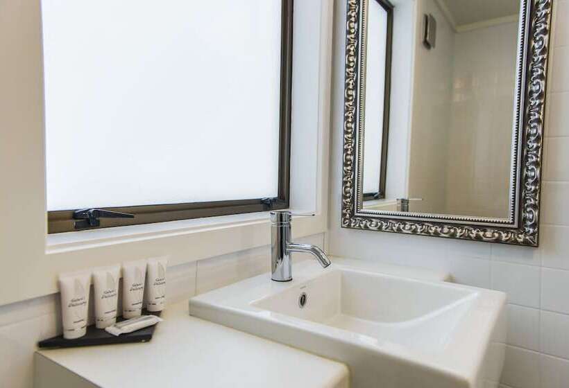 مُتل Aria On Bank