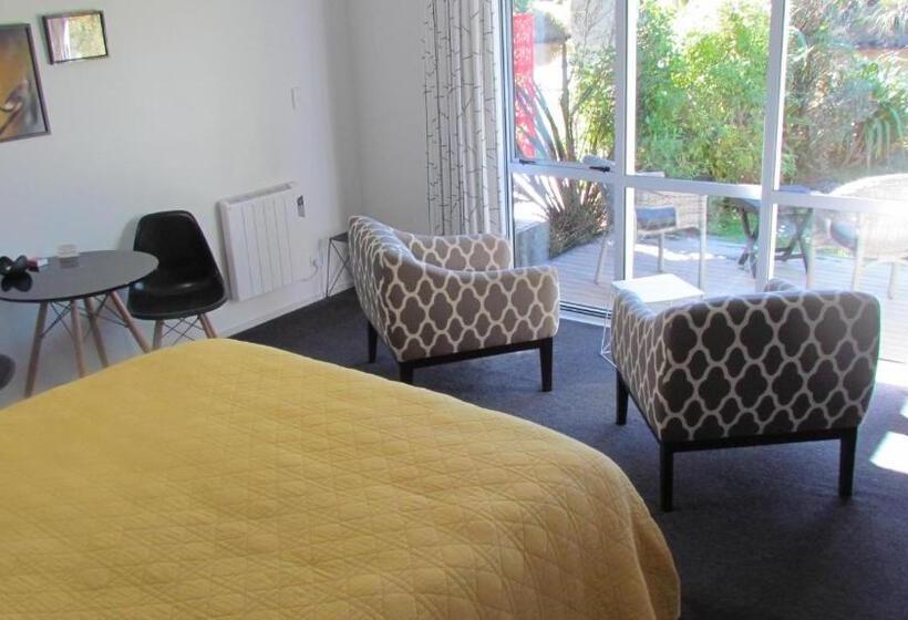 مبيت وإفطار Tongariro Suites