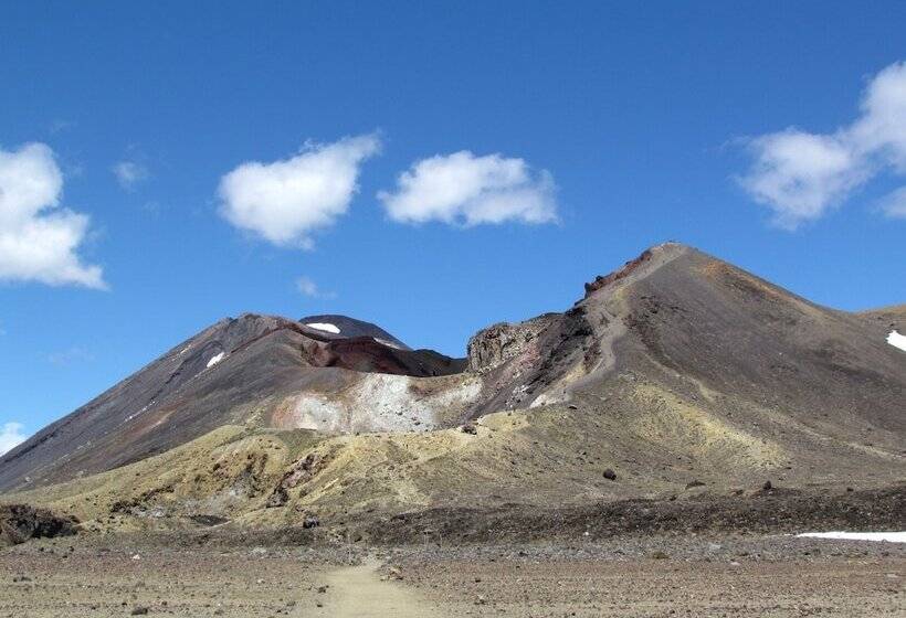 مبيت وإفطار Tongariro Suites