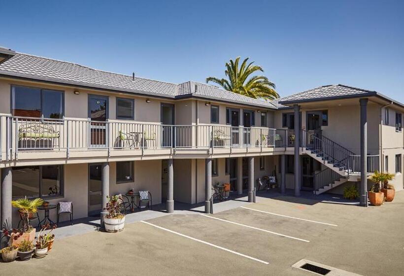 Blenheim Palms Motel