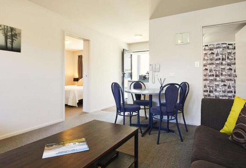 Blenheim Palms Motel