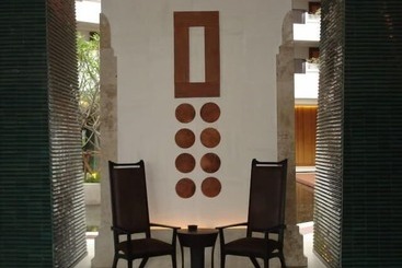 هتل Adinkra Plaza