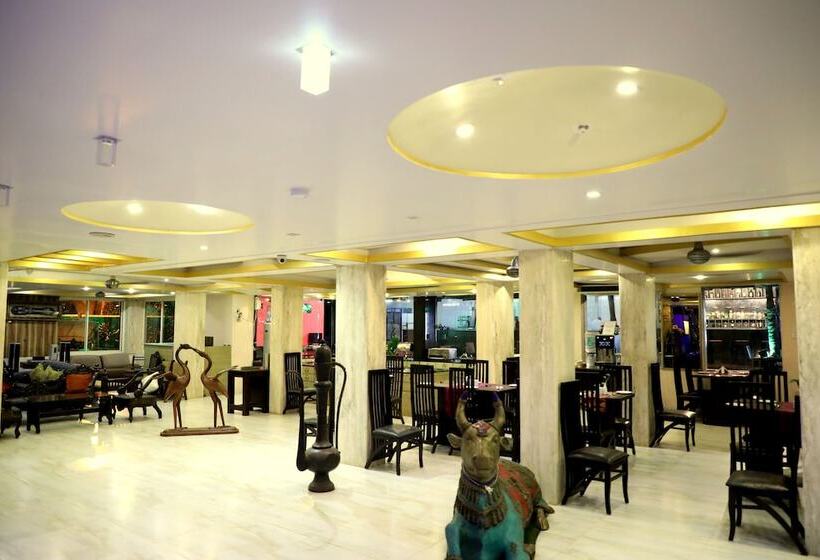 هتل Grandeur De Sanchi  Luxury Beach Resort & Spa