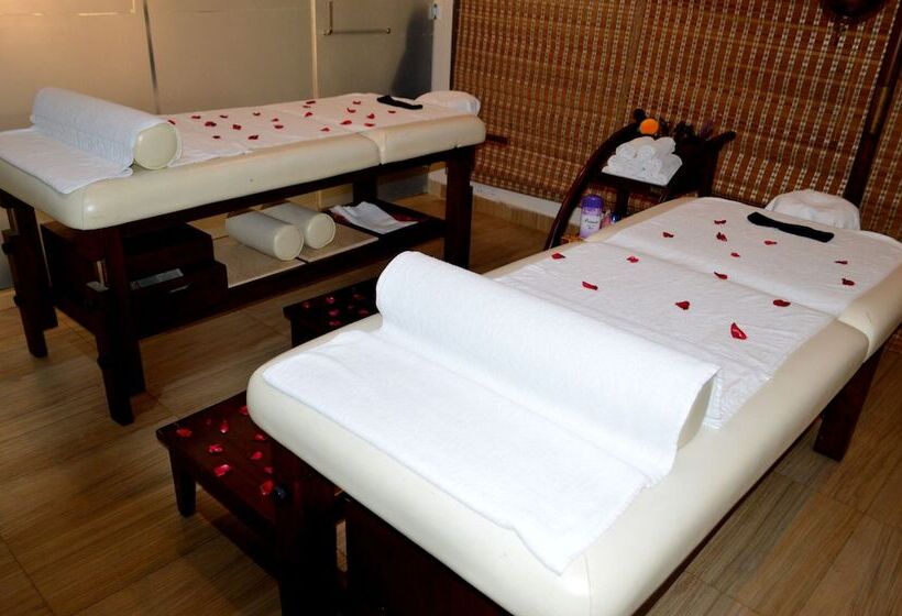 هتل Grandeur De Sanchi  Luxury Beach Resort & Spa