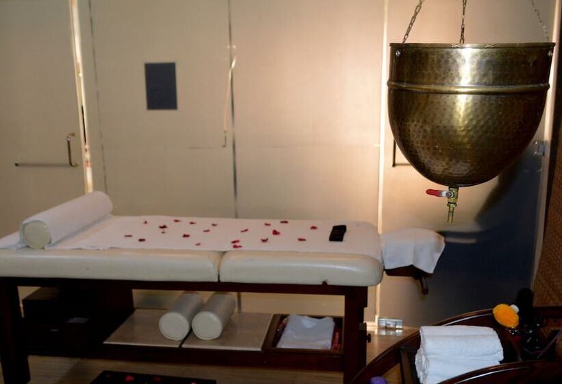 هتل Grandeur De Sanchi  Luxury Beach Resort & Spa