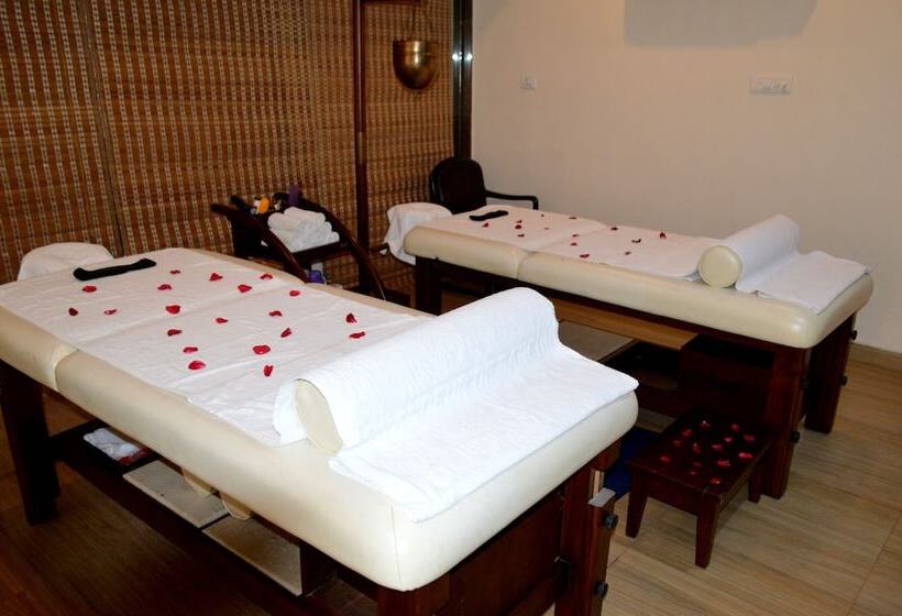 هتل Grandeur De Sanchi  Luxury Beach Resort & Spa