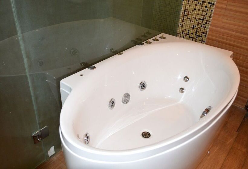 هتل Grandeur De Sanchi  Luxury Beach Resort & Spa