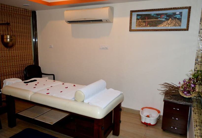 هتل Grandeur De Sanchi  Luxury Beach Resort & Spa