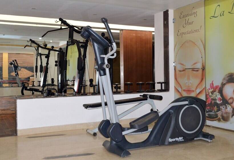 هتل Grandeur De Sanchi  Luxury Beach Resort & Spa