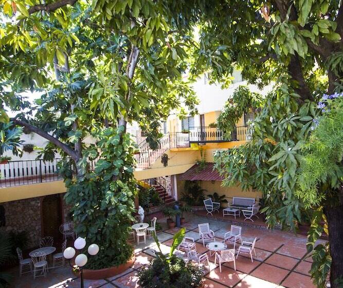 هتل Ideal Villa