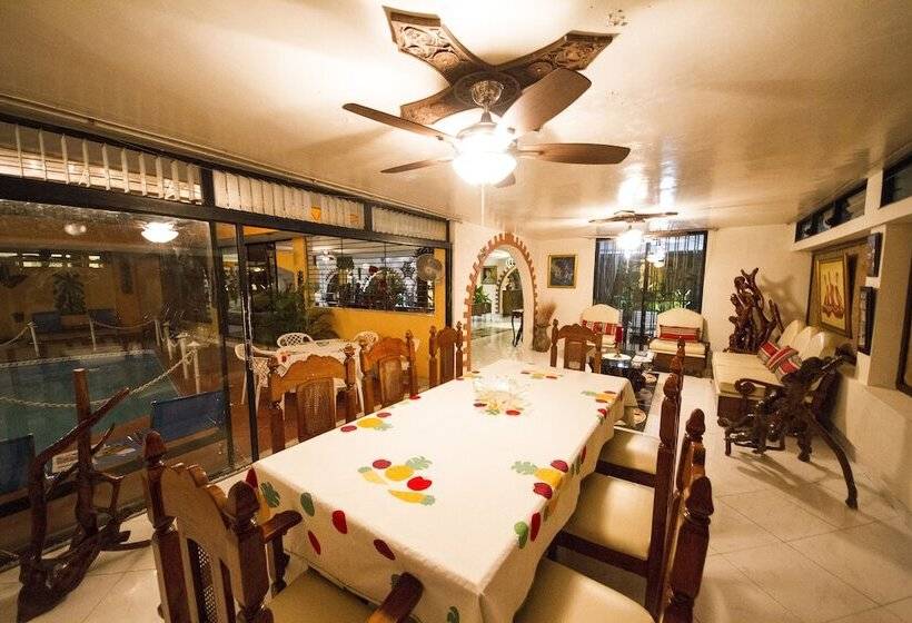 هتل Ideal Villa