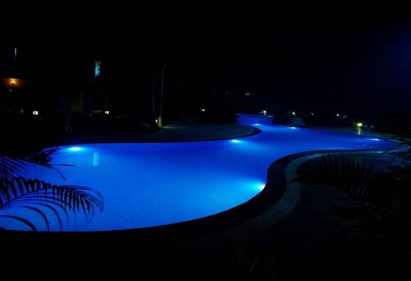 호텔 Mango Bloom River Resort