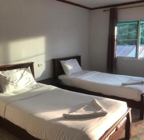 هتل Phi Phi Sand Sea House