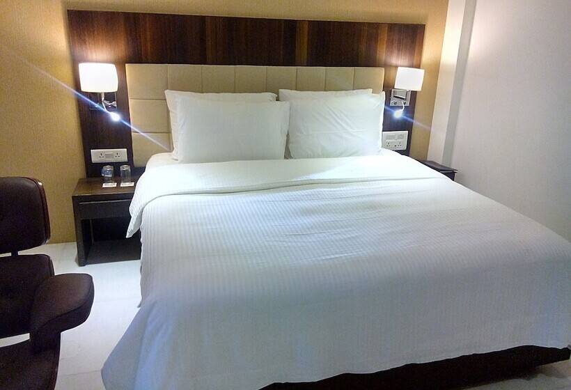 Отель Regenta Central Harimangla