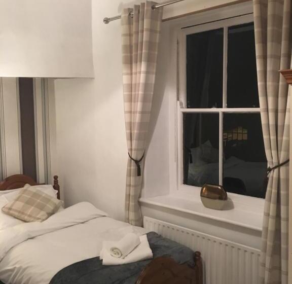 هتل The Dyvels Inn