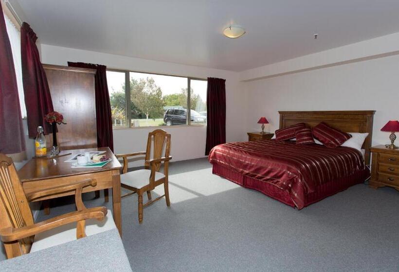 هتل The Lodge