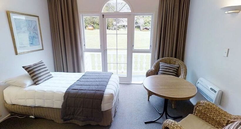 בית מלון כפרי Wallaceville Motor Lodge