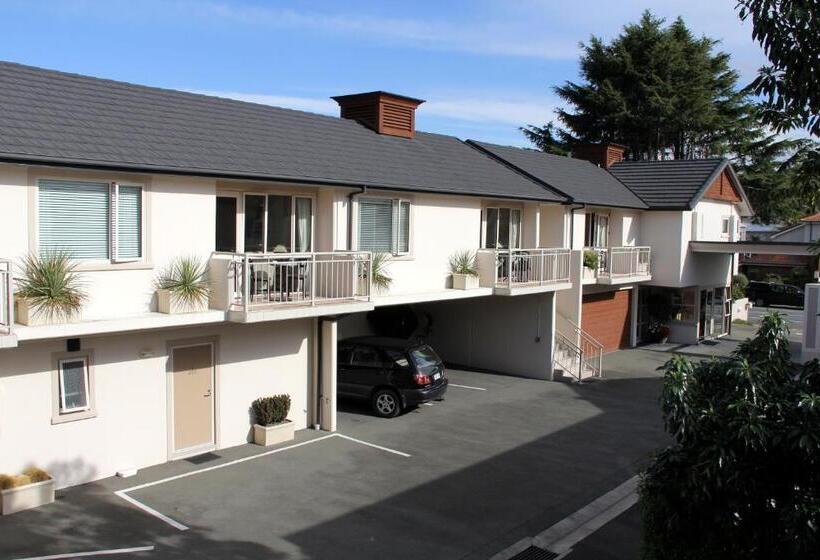 مُتل Cedar Grove Motor Lodge