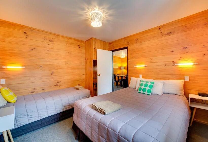 مُتل Wellington Top 10 Holiday Park