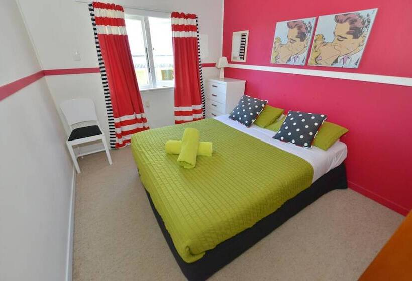 پانسیون Ducks & Drakes Boutique Motel & Backpackers