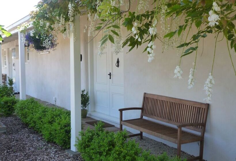 پانسیون Woodstock Suite