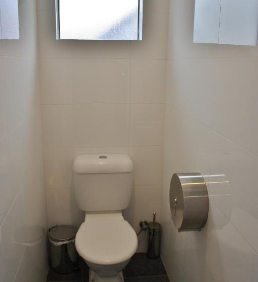 Quokka Backpackers Hostel Perth   Note   Valid Passport Required To Check In