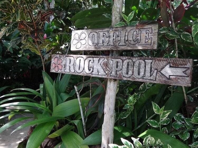 استراحتگاه Lusia's Lagoon Chalets