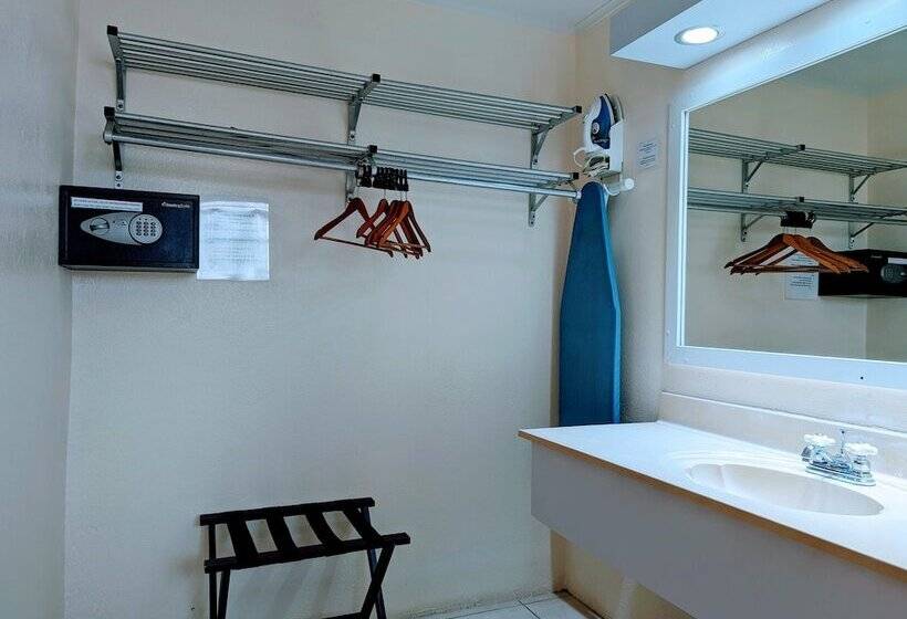 Sasaki Apartments
