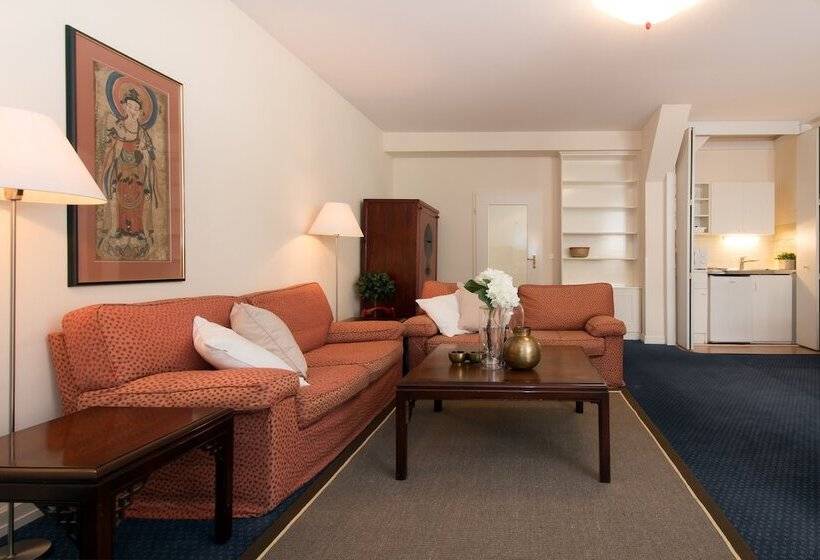 Living Am Carlsplatz