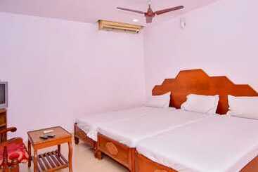 هتل Goroomgo Al Salama Guest House Chennai