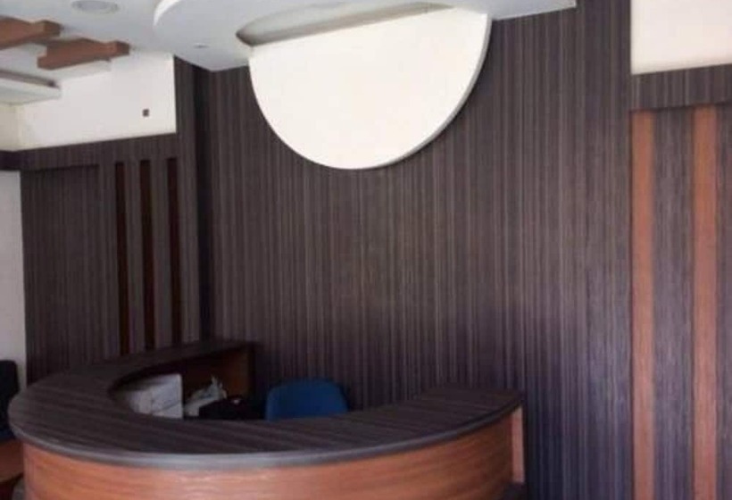 هتل Goroomgo Central Afia Residency Chennai